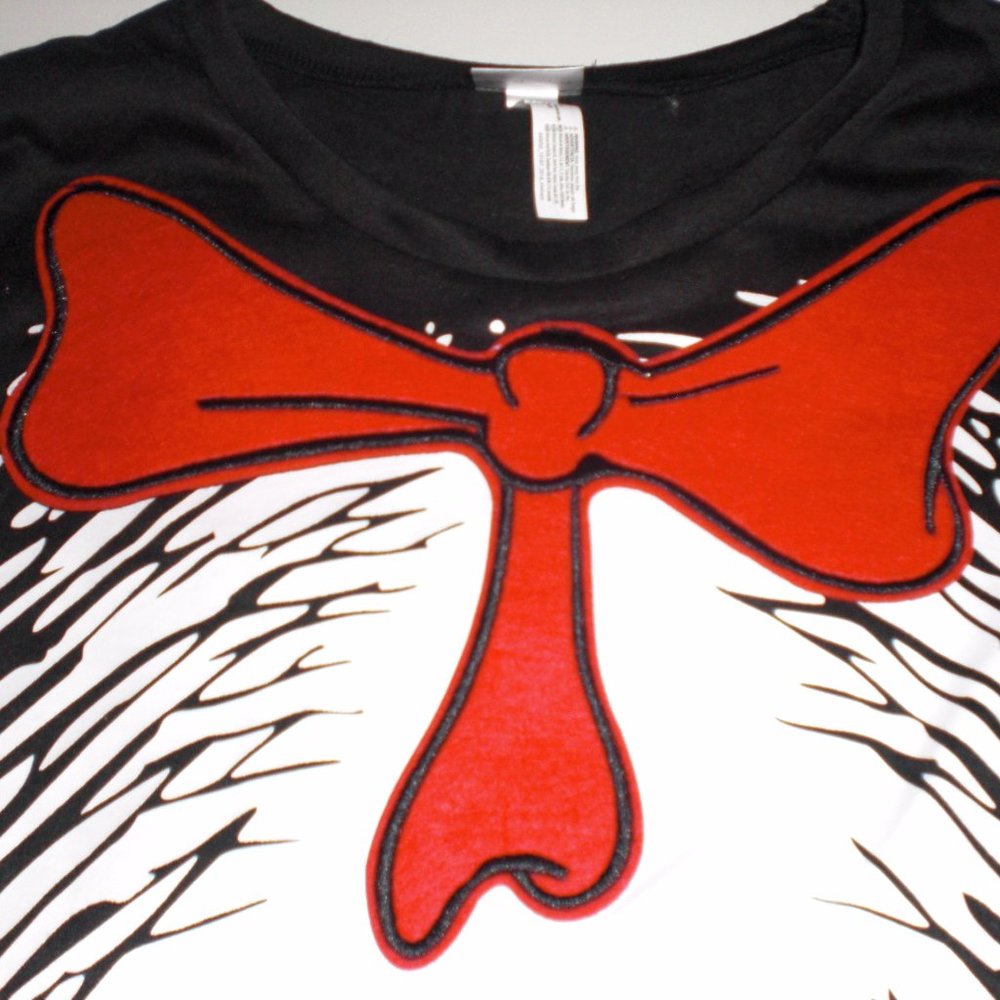 DR. SEUSS SHIRT. @R - Picture 2 of 4
